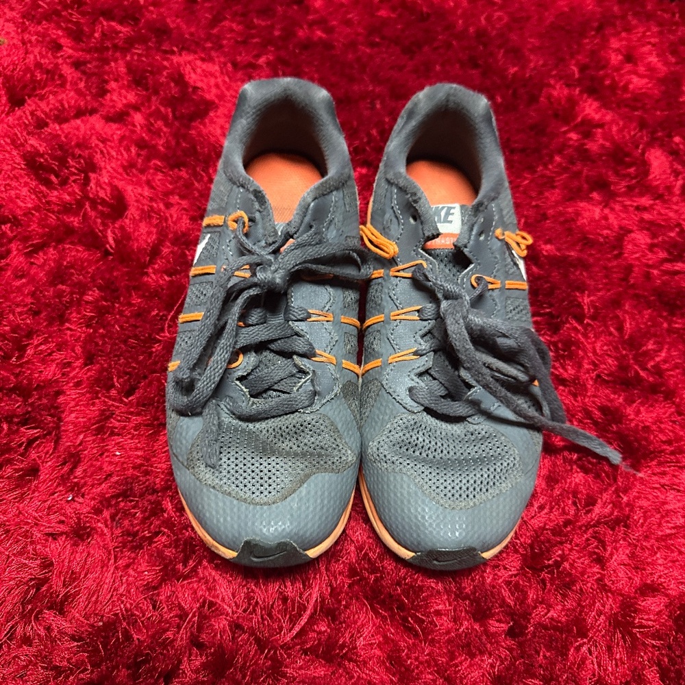 Nike boys orange and grey Max Dynasty Shoes